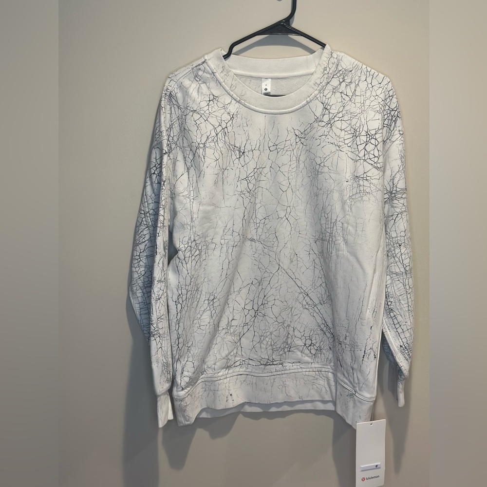 NWT Lululemon perfectly oversized crewneck sweatshirt. Tie dye. Size 4. - Picture 1 of 4